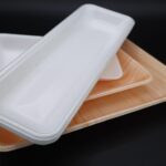 My dog ​​gets angry when I touch him while he's eating! Why and what to do